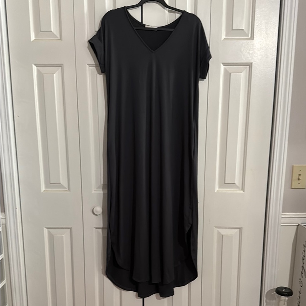 Elegant Black V-Neck Maxi Dress